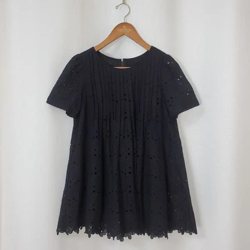 [BUNJANG] Renibon Eyelet Blouse 55 / 레니본 아일렛 블라우스 55