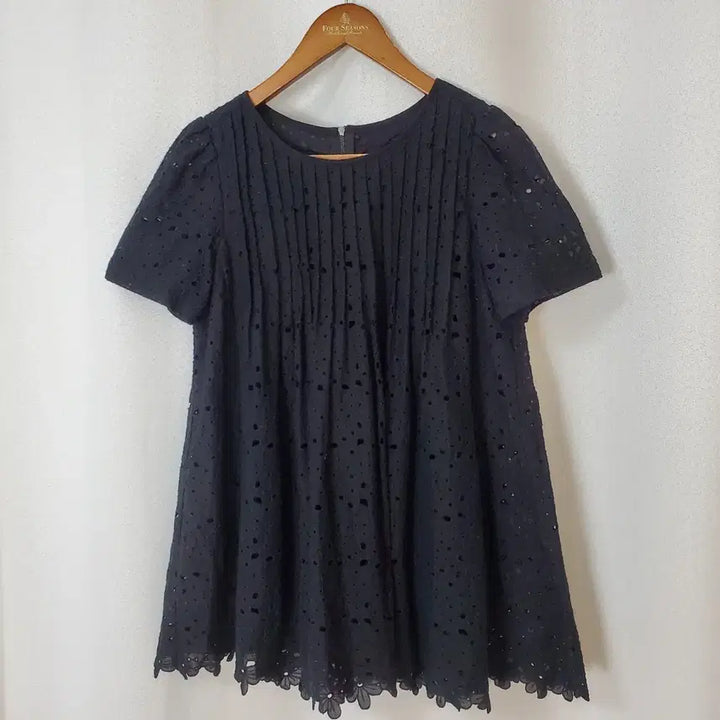 [BUNJANG] Renibon Eyelet Blouse 55 / 레니본 아일렛 블라우스 55