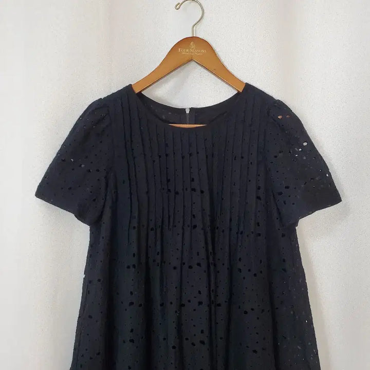 [BUNJANG] Renibon Eyelet Blouse 55 / 레니본 아일렛 블라우스 55