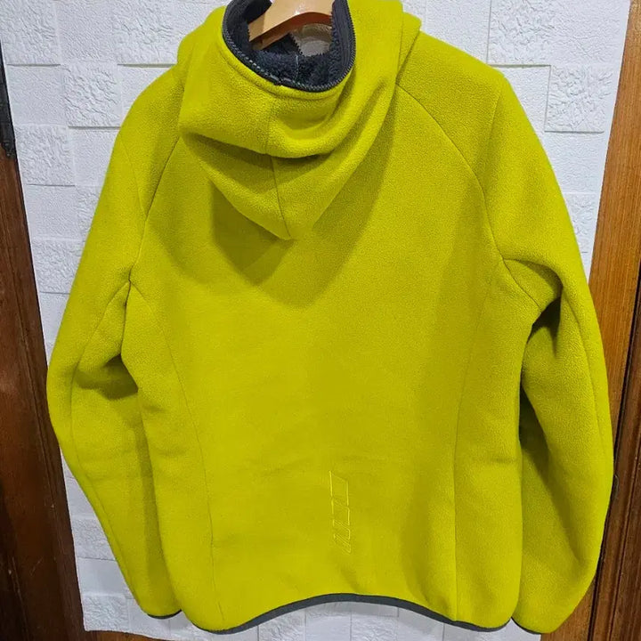 [SOLD OUT] 데상트 기모 후드집업 옐로우