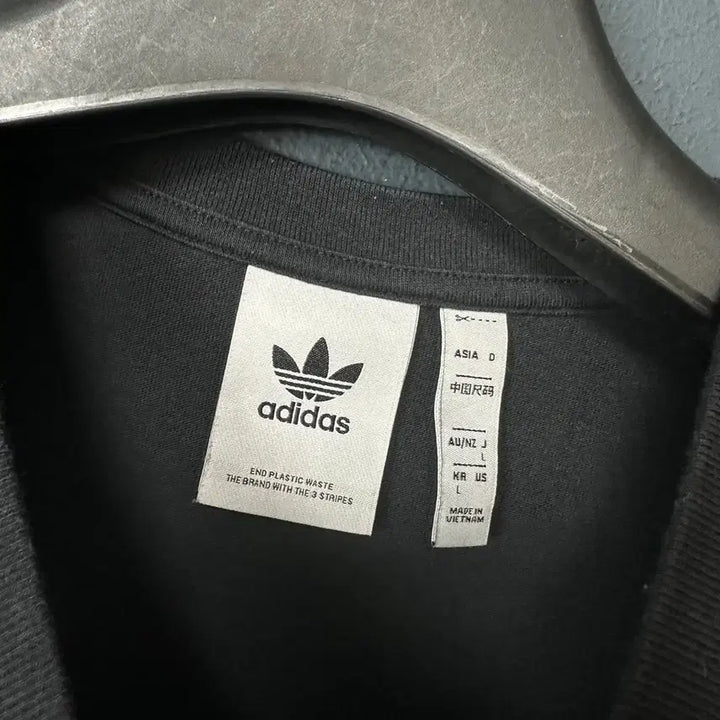 [BUNJANG] Adidas Outline Logo Black Short Sleeve T-shirt / L 아디다스 아웃라인 로고 블랙 반팔 티셔츠