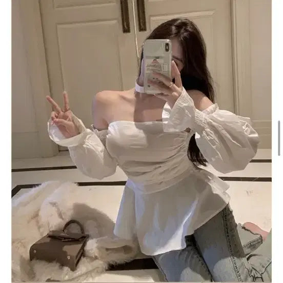 [BUNJANG] Ably Choker White Off-Shoulder Blouse / 에이블리) 초커 스모크 화이트 오프숄더 블라우스