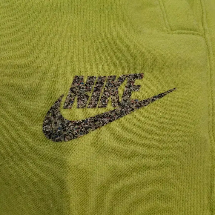 [BUNJANG] Nike Revival Fleece Shorts - Atomic Green / [M] 나이키 리바이벌 플리스 쇼츠   아토믹 그린   감각적인 컬러