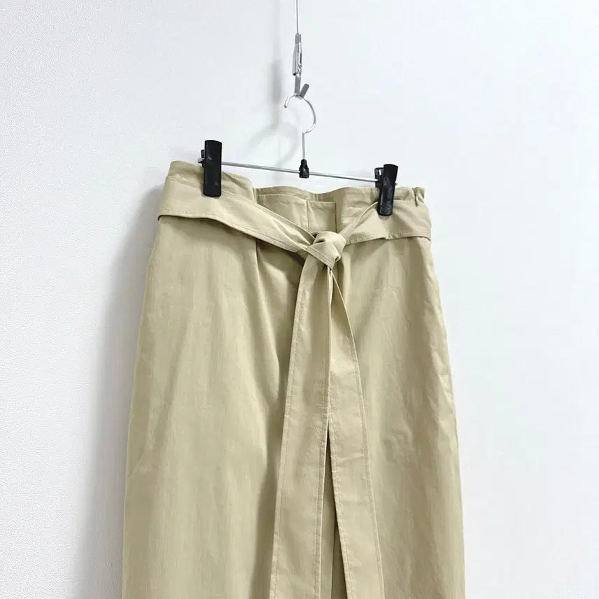 [BUNJANG] YUMER Belted Crinkle Wrap Skirt / 유메르 벨티드 바스락 랩 스커트