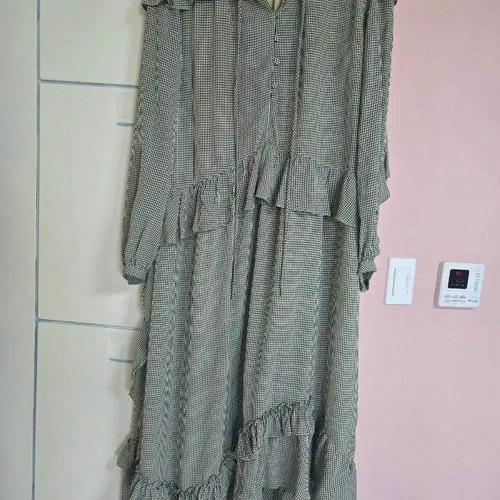 [SOLD OUT] 럭키슈에뜨 롱 원피스 프릴장식
