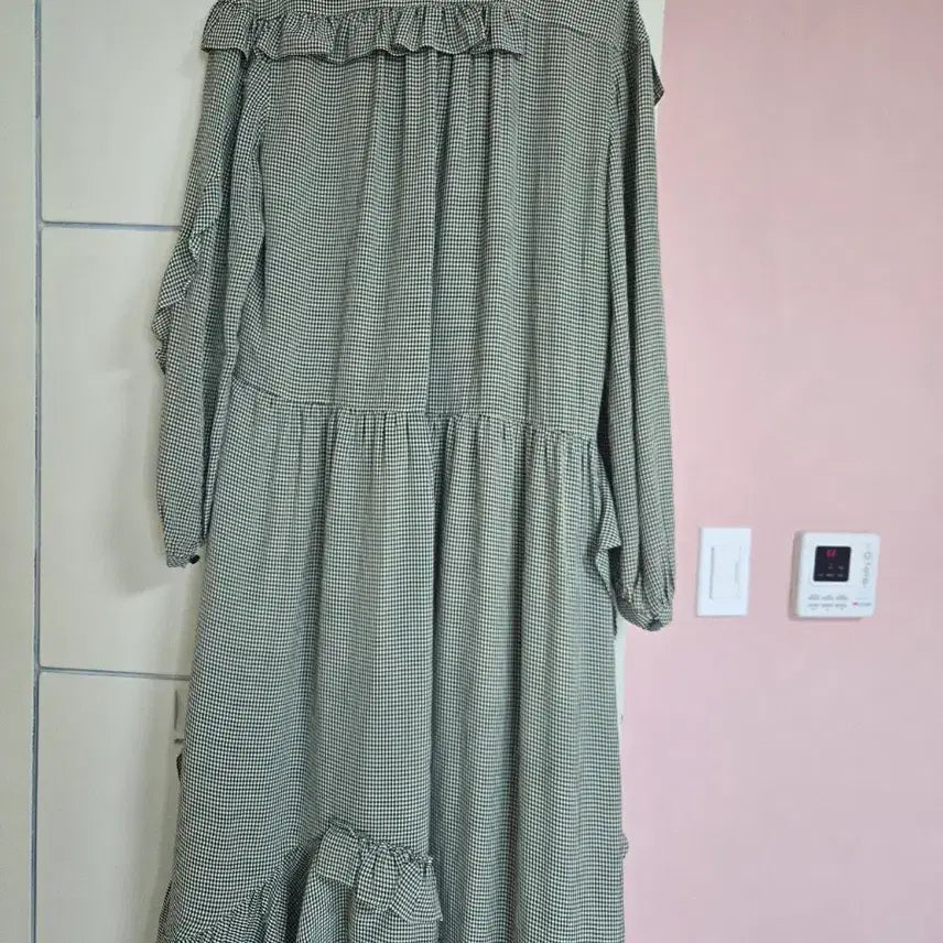 [SOLD OUT] 럭키슈에뜨 롱 원피스 프릴장식