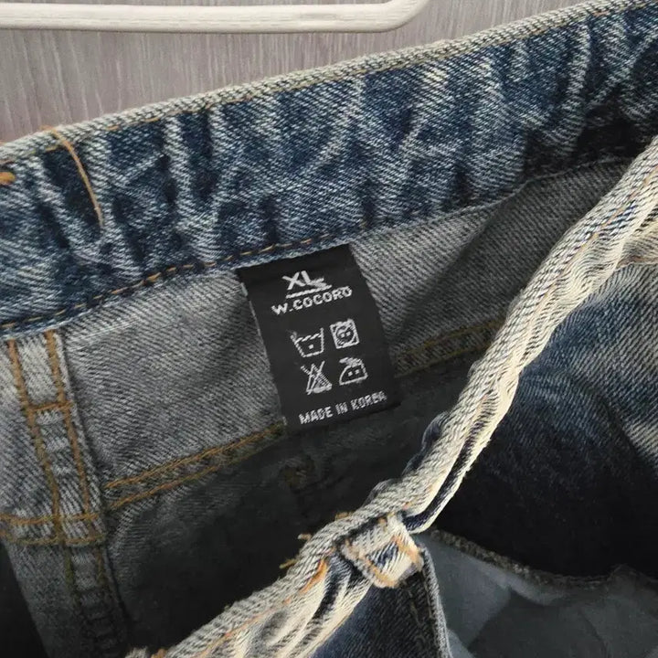 [SOLD OUT] 옆줄 워싱 데님 팬츠