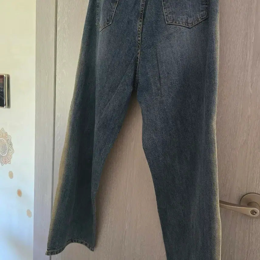 [SOLD OUT] 옆줄 워싱 데님 팬츠