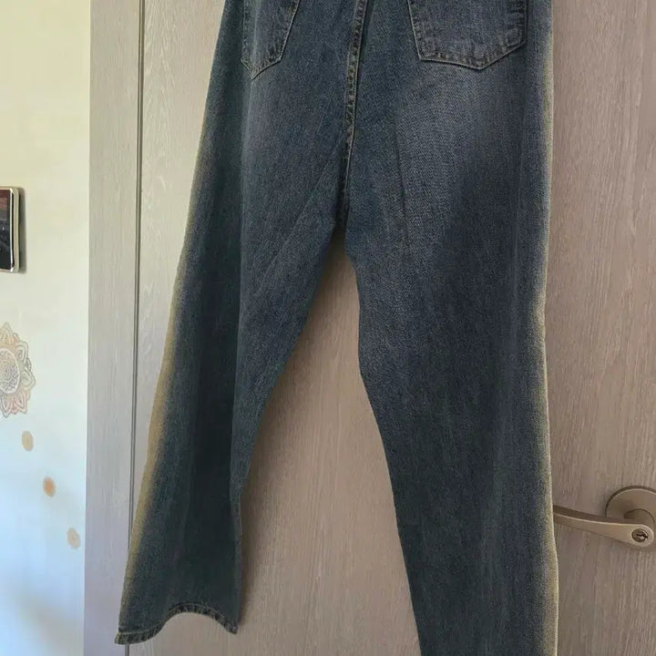 [SOLD OUT] 옆줄 워싱 데님 팬츠