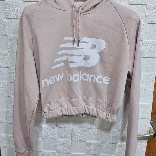 [BUNJANG] New Balance Cropped Fleece Hoodie Pink / 뉴발란스 크롭 기모 후드티 핑크
