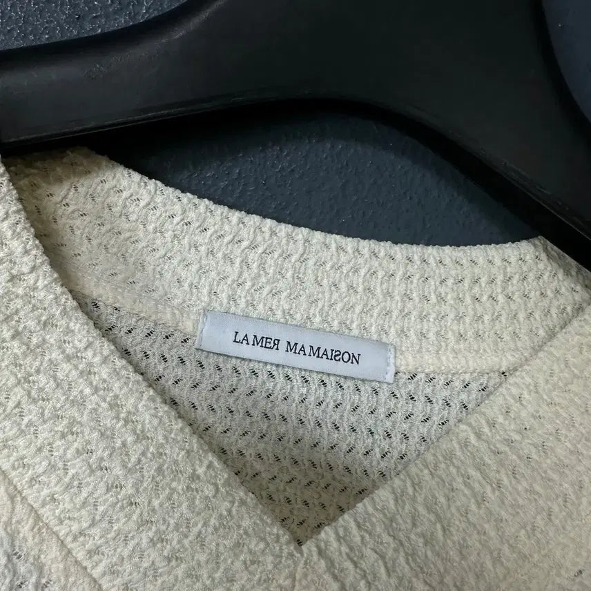 [BUNJANG] La Mar Maison Ivory V-Neck Knit T-Shirt / free 라멀마메종 아이보리 브이넥 니트 티셔츠