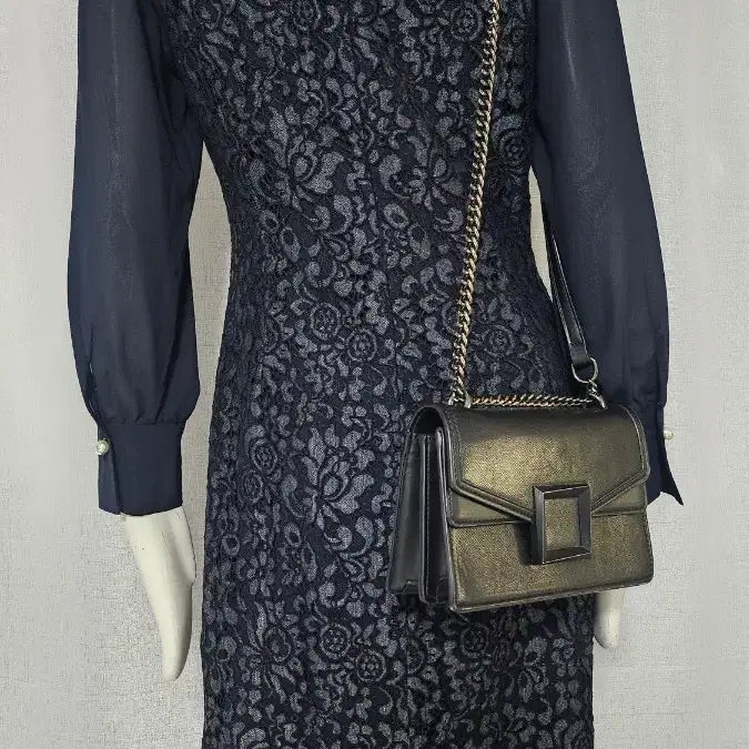 [SOLD OUT] The Izzat Collection 레이스 멋스런 원피스..88-90-
