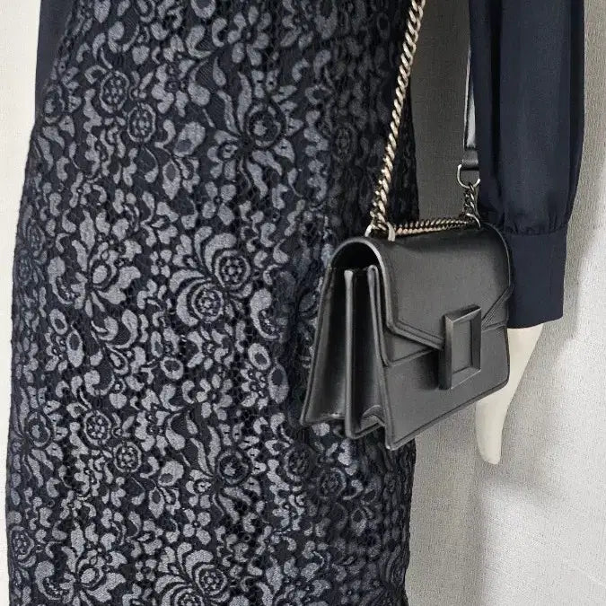[SOLD OUT] The Izzat Collection 레이스 멋스런 원피스..88-90-