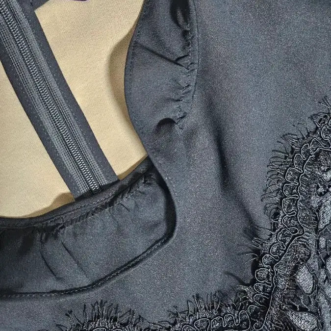 [SOLD OUT] The Izzat Collection 레이스 멋스런 원피스..88-90-