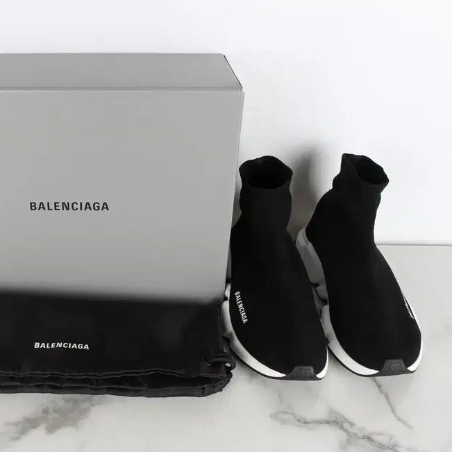 [BUNJANG] Balenciaga Speedrunner Socks Sneakers Oreo Black White 42 (270) / 발렌시아가 스피드러너 삭스 스니커즈 오레오 검흰 42(270)