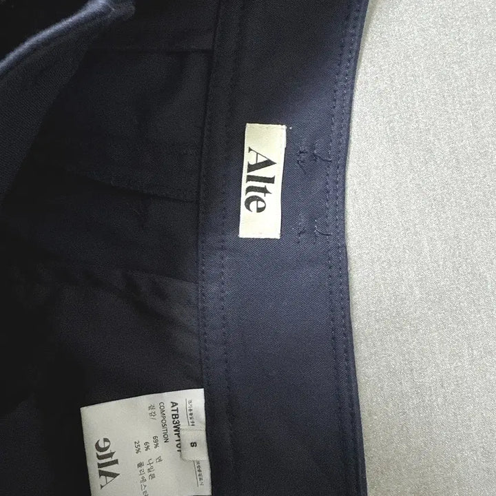[BUNJANG] Alte Pleated Half Pants / 알테 핀턱 하프 팬츠