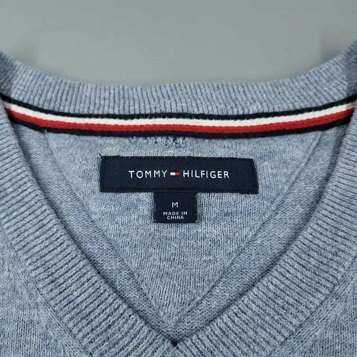 [BUNJANG] Tommy Hilfiger Light Blue V-Neck Cotton Knit Sweater / 타미힐피거 라이트블루 브이넥 코튼 니트 M