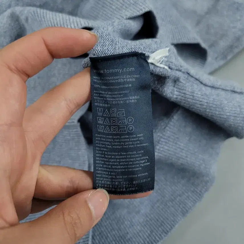 [BUNJANG] Tommy Hilfiger Light Blue V-Neck Cotton Knit Sweater / 타미힐피거 라이트블루 브이넥 코튼 니트 M