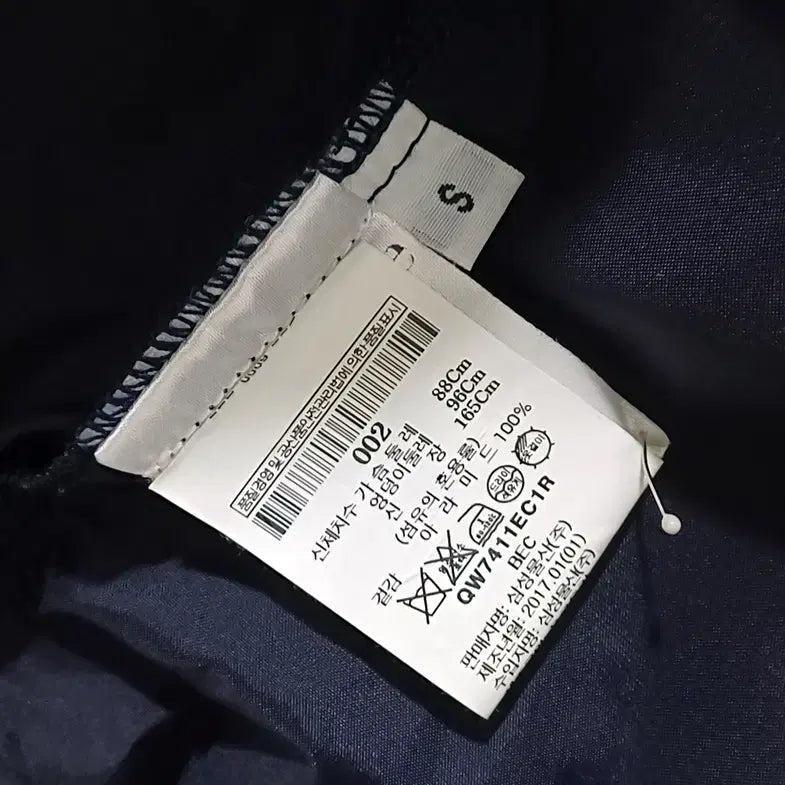 [BUNJANG] Samsung C&amp;T Ettresesil Lightweight Hooded Windbreaker Jacket (Dark Navy) / 삼성물산 에뜨르세실 골프 일상 경량 후드 바람막이 여성 S ~M 사랑봉봉