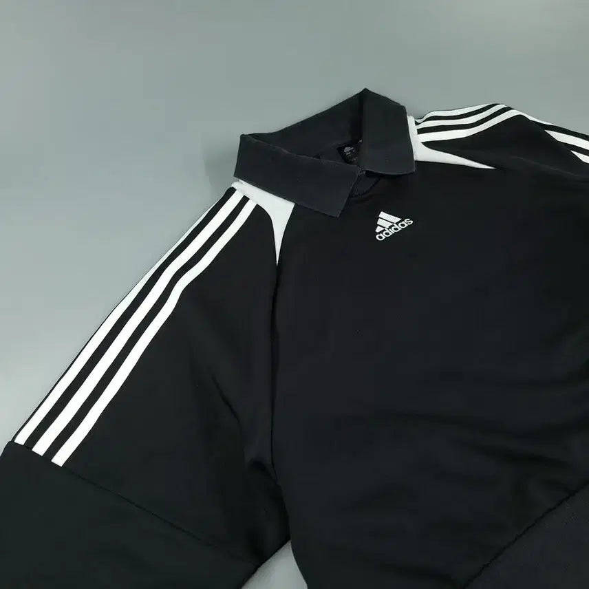 [BUNJANG] Adidas Black White Logo Raglan Crop Top / 아디다스 블랙 화이트 로고 삼선 레글런 가오리핏 크롭핏 카라넥 코튼블렌드