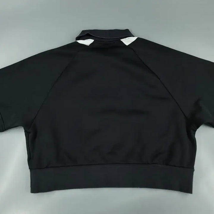[BUNJANG] Adidas Black White Logo Raglan Crop Top / 아디다스 블랙 화이트 로고 삼선 레글런 가오리핏 크롭핏 카라넥 코튼블렌드