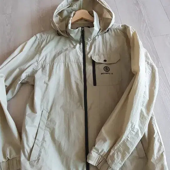 [SOLD OUT] 빈폴 아이보리색 후드 바람막이110
