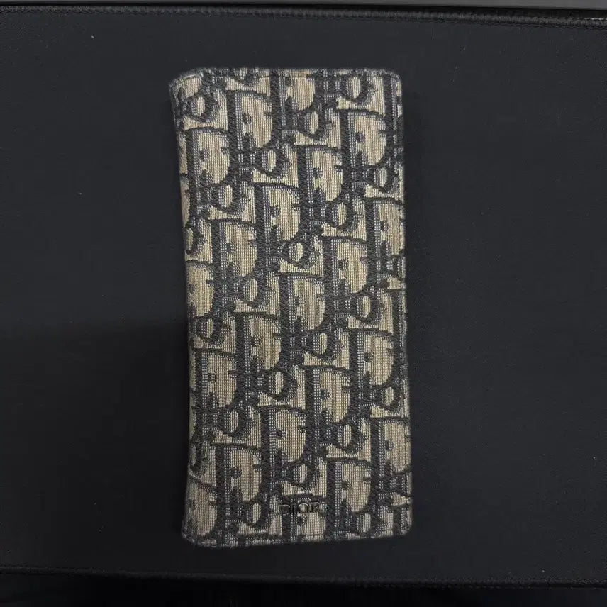 [SOLD OUT] 디올장지갑 풀박스 쿨거 네고 가격제시 현금