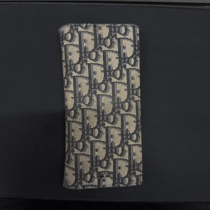 [SOLD OUT] 디올장지갑 풀박스 쿨거 네고 가격제시 현금