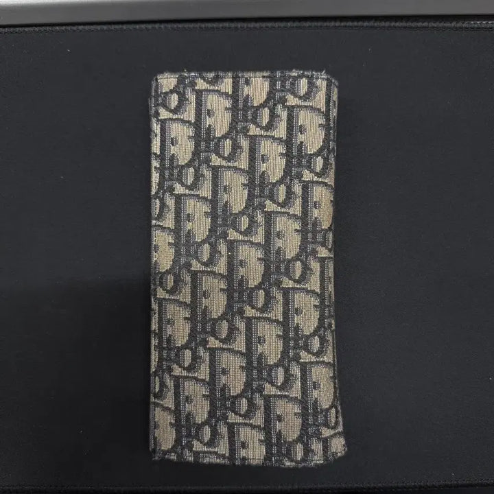 [SOLD OUT] 디올장지갑 풀박스 쿨거 네고 가격제시 현금