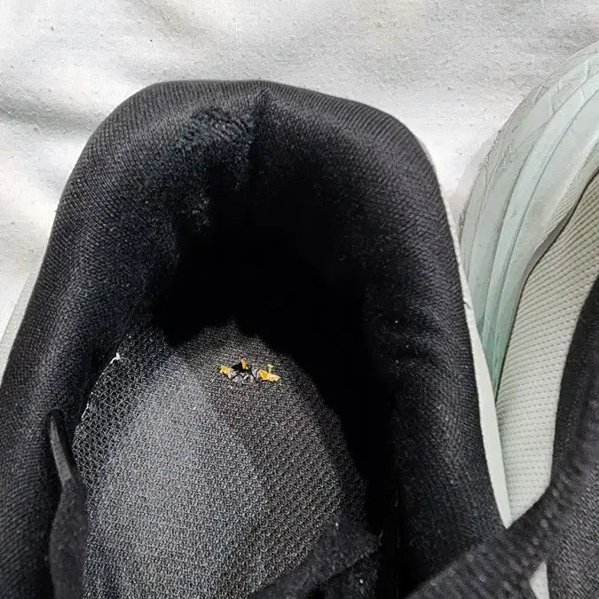 [BUNJANG] Hoka One One Lincoln 3 Sneakers / 호카 오네오네링컨3 사이즈280 세탁하시고 마지막사진확인