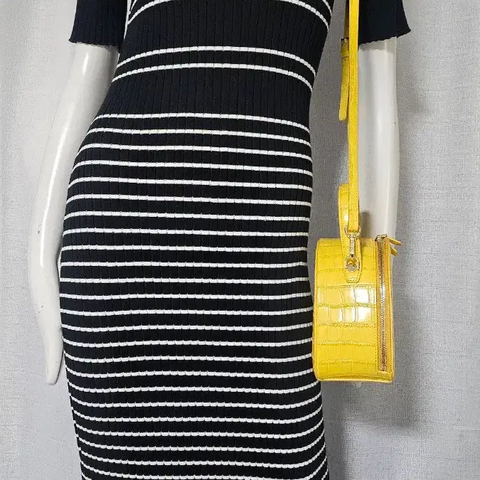 [BUNJANG] Black and White Striped Long Knit Dress / 새수준 검정 흰 스트라이프 롱니트 원피스..