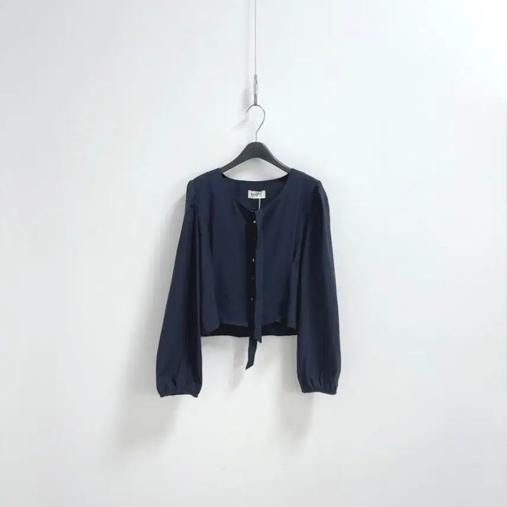 [SOLD OUT] 언더비 메이비 타잉 블라우스