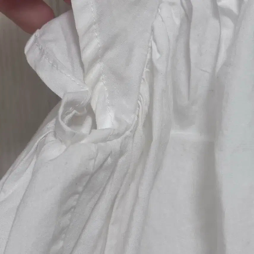 [BUNJANG] 8seconds White Frill Square Neck Blouse S / 8seconds 에잇세컨즈 화이트 프릴 스퀘어넥 블라우스 S