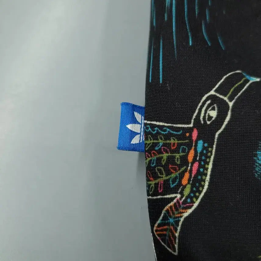[BUNJANG] Adidas Blacktone Trefoil Floral Track Top / 아디다스 블랙톤 멀티컬러 트레포일 로고 플로랄 리프패턴 레글런 트랙탑 집