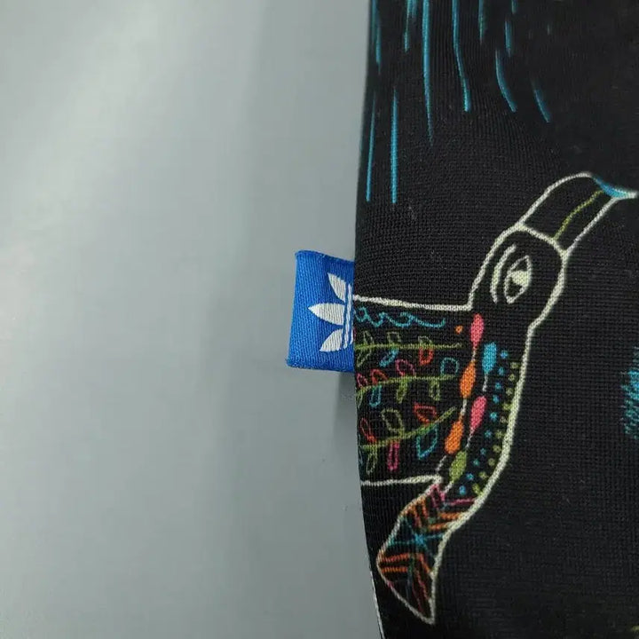 [BUNJANG] Adidas Blacktone Trefoil Floral Track Top / 아디다스 블랙톤 멀티컬러 트레포일 로고 플로랄 리프패턴 레글런 트랙탑 집