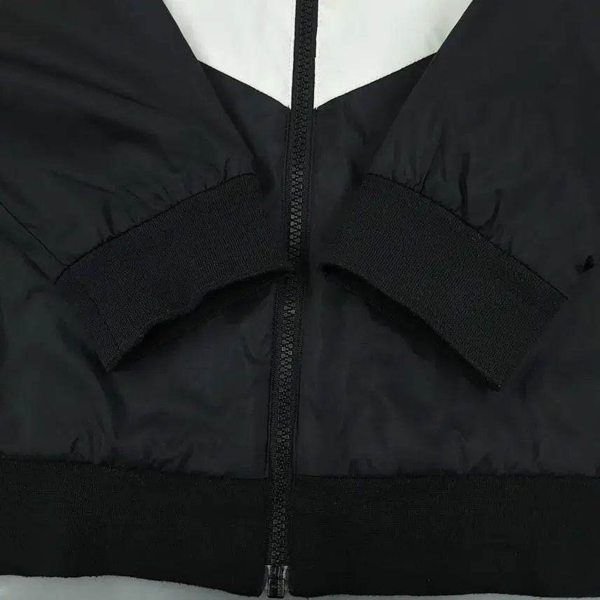 [SOLD OUT] 나이키 옐로우 화이트 블랙 배색 스우시 로고 스펠아웃 레글런 립스탑 이너