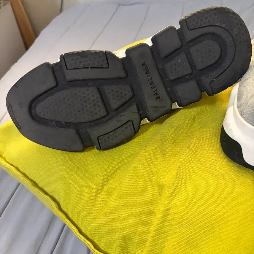 [BUNJANG] Balenciaga Speedrunner Sneakers / 발렌시아가 스피드러너 275