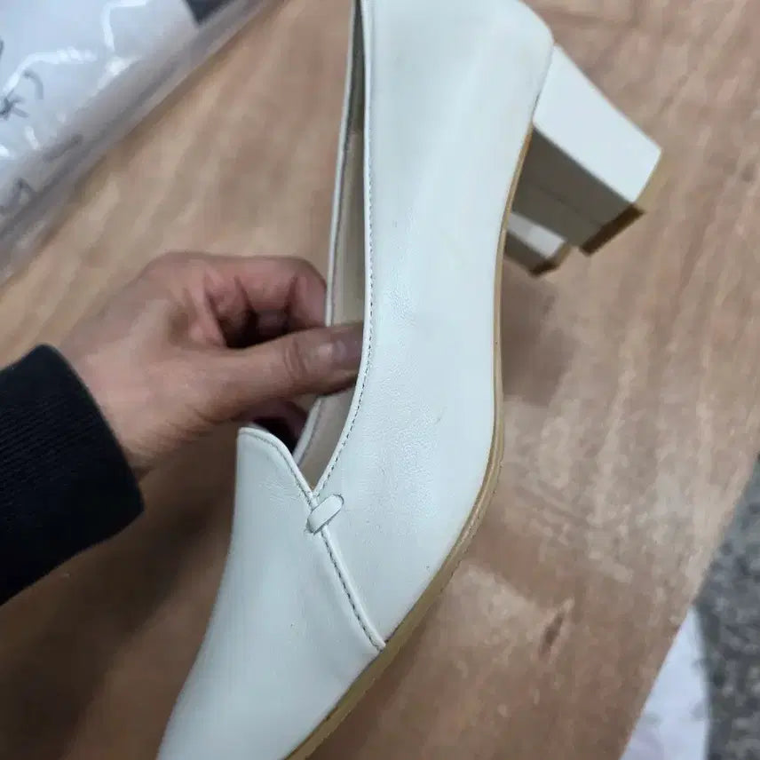 [BUNJANG] Gose Mid-Heel Ivory Leather Shoes / 고세미들240