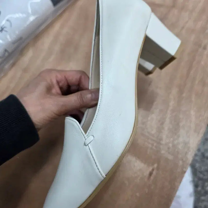 [BUNJANG] Gose Mid-Heel Ivory Leather Shoes / 고세미들240