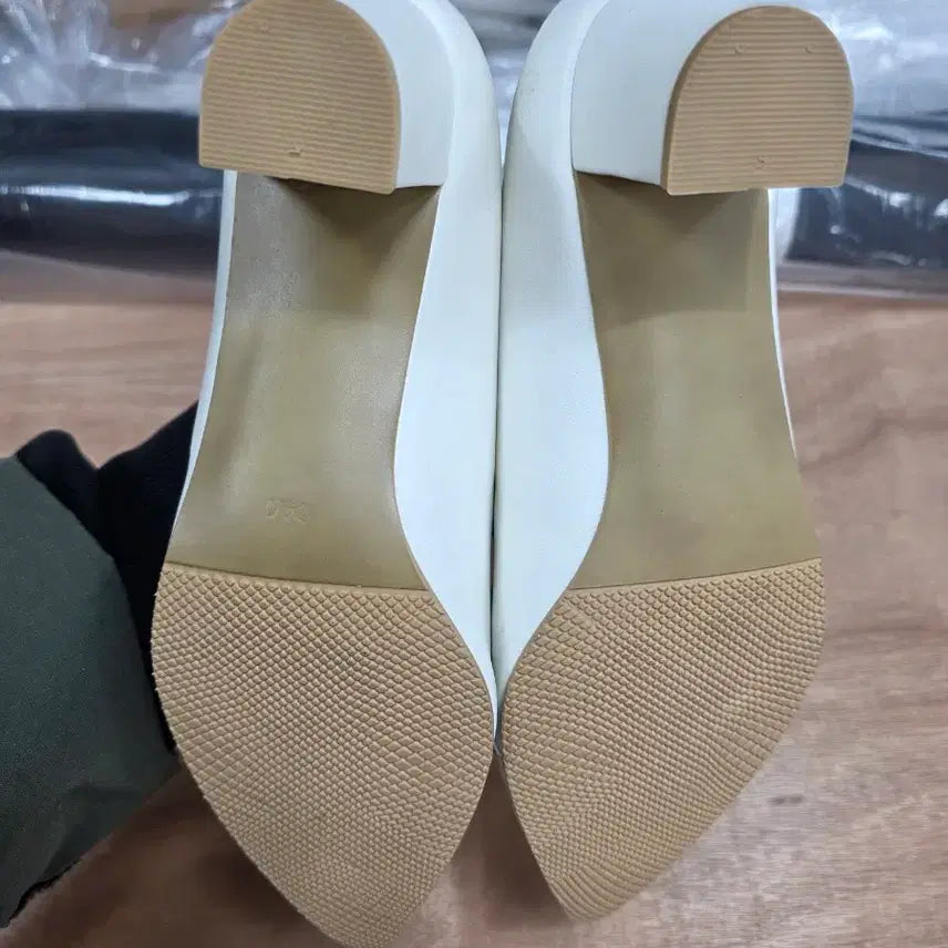 [BUNJANG] Gose Mid-Heel Ivory Leather Shoes / 고세미들240