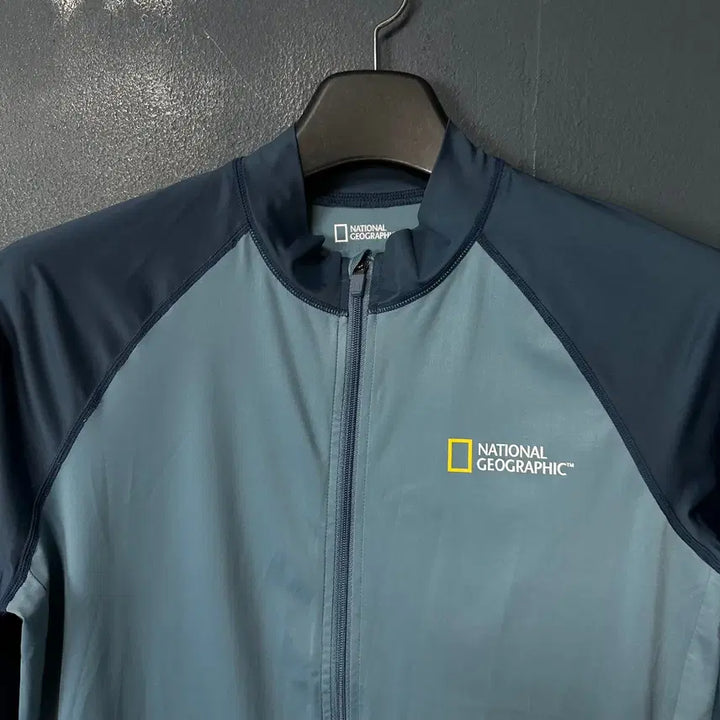[BUNJANG] National Geographic XXL Logo Rash Guard Zip-up / XXL 내셔널지오그래픽 로고 래쉬가드 집업