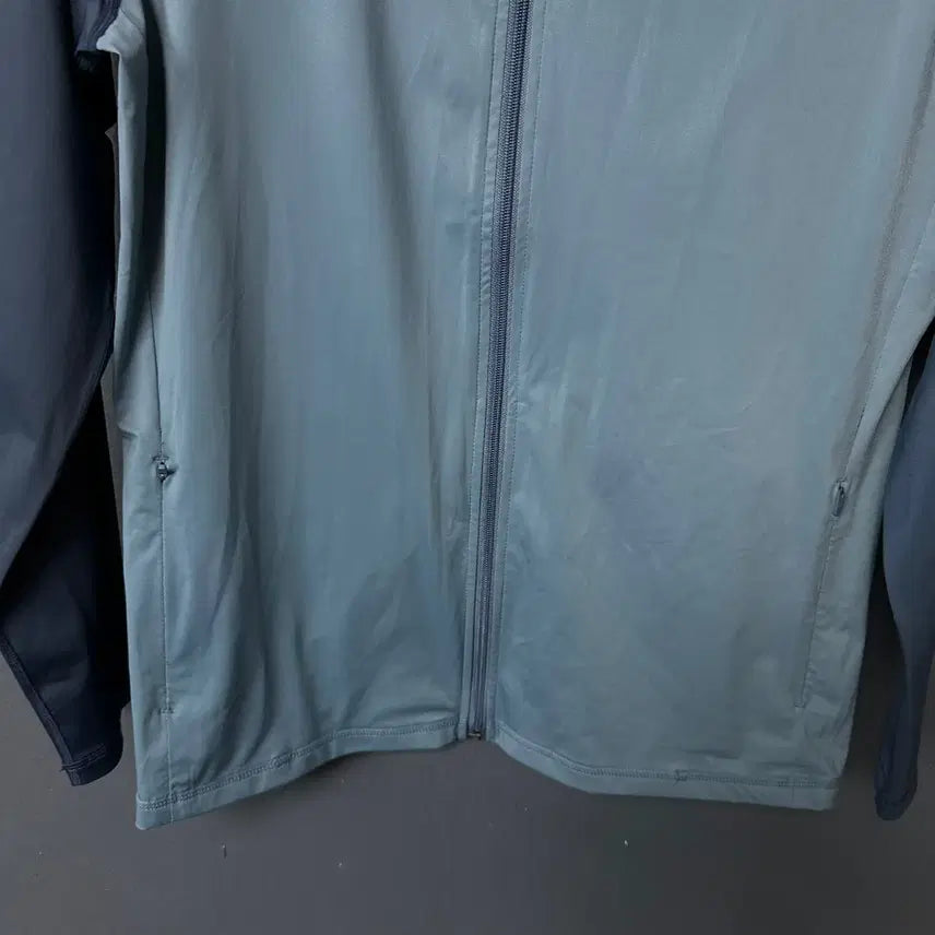[BUNJANG] National Geographic XXL Logo Rash Guard Zip-up / XXL 내셔널지오그래픽 로고 래쉬가드 집업