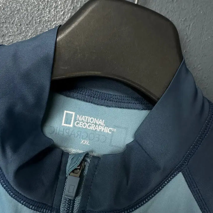 [BUNJANG] National Geographic XXL Logo Rash Guard Zip-up / XXL 내셔널지오그래픽 로고 래쉬가드 집업