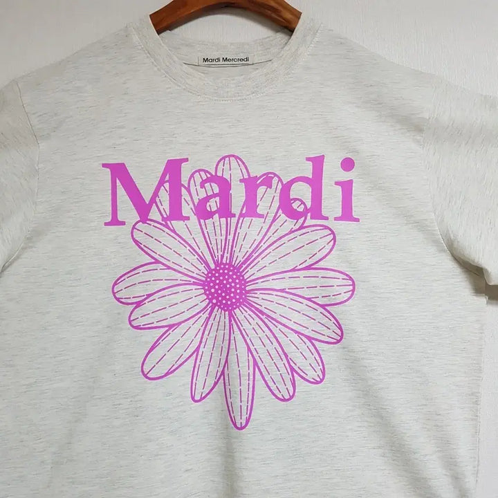 [SOLD OUT] 마르디메크르디 데이지 티셔츠