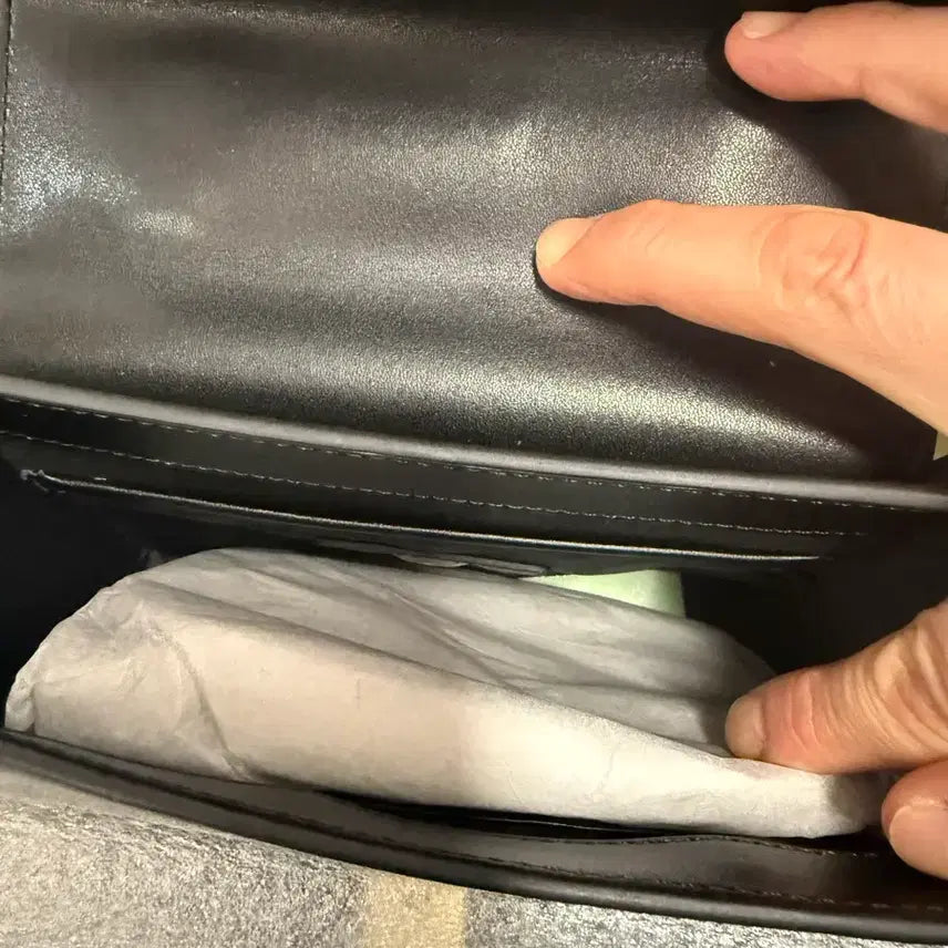 [BUNJANG] CESARE PACIOTTI Crossbody Bag / CESARE PACIOTTI 체사레 파치오티 크로스백