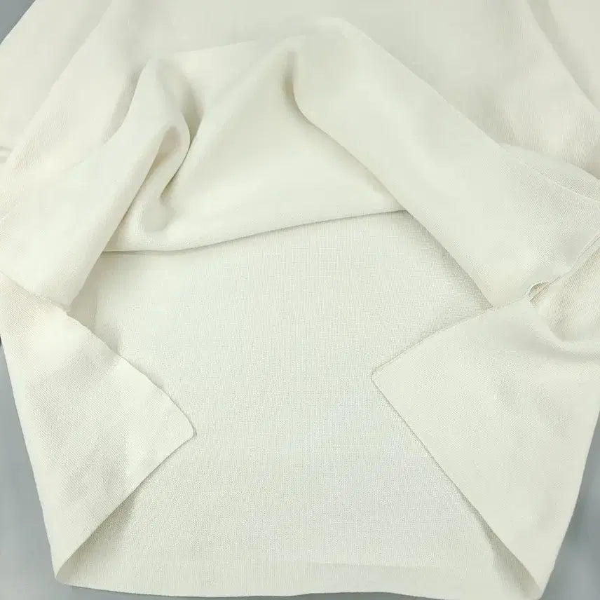 [BUNJANG] COS Ivory Slit Mock Neck Long Sleeve T-Shirt / COS 코스 아이보리 트임 목폴라 PK 피케 긴팔 티셔츠 롱슬리브 S