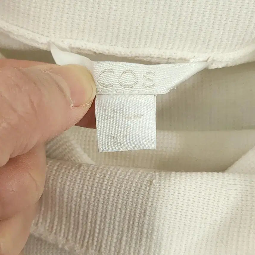 [BUNJANG] COS Ivory Slit Mock Neck Long Sleeve T-Shirt / COS 코스 아이보리 트임 목폴라 PK 피케 긴팔 티셔츠 롱슬리브 S