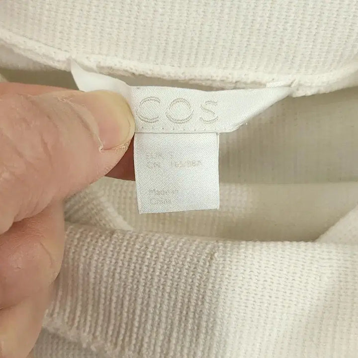 [BUNJANG] COS Ivory Slit Mock Neck Long Sleeve T-Shirt / COS 코스 아이보리 트임 목폴라 PK 피케 긴팔 티셔츠 롱슬리브 S