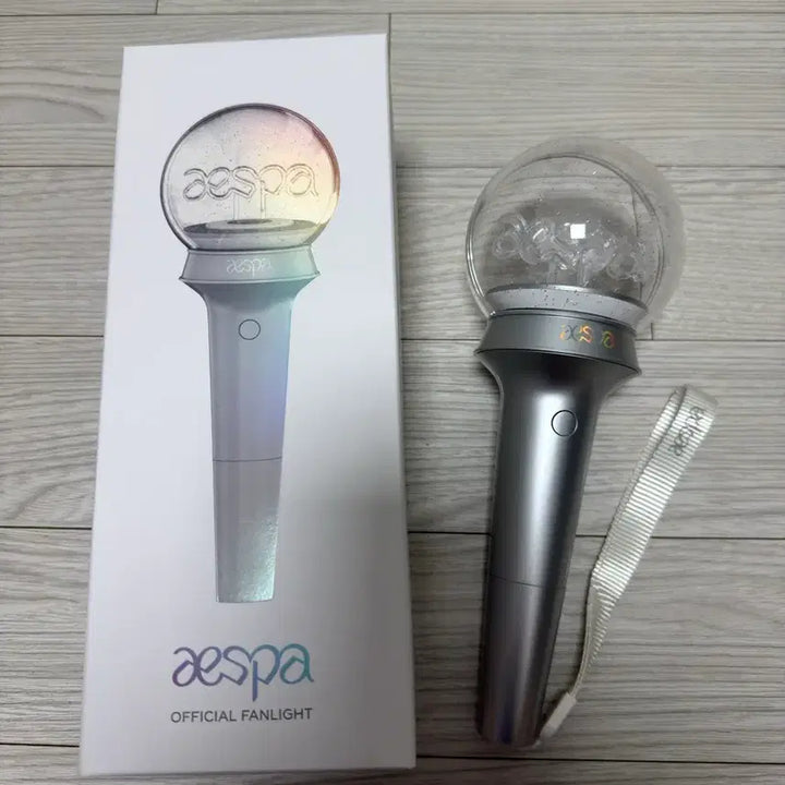 [SOLD OUT] [BUNJANG] aespa Official Light Stick Ver. 1 / 에스파 응원봉 스봉 마이봉 구버전 ver.1