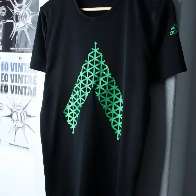 [BUNJANG] Adidas Functional Big Logo T-shirt / (L-XL) 아디다스 반팔 티셔츠 기능성 빅로고 블랙-184F6